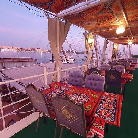 Moon Boat Hotell Luxor Exteriör bild