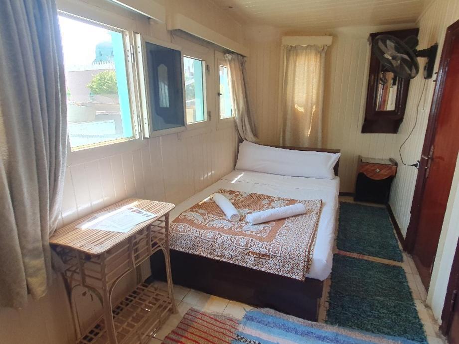 Moon Boat Hotell Luxor Exteriör bild